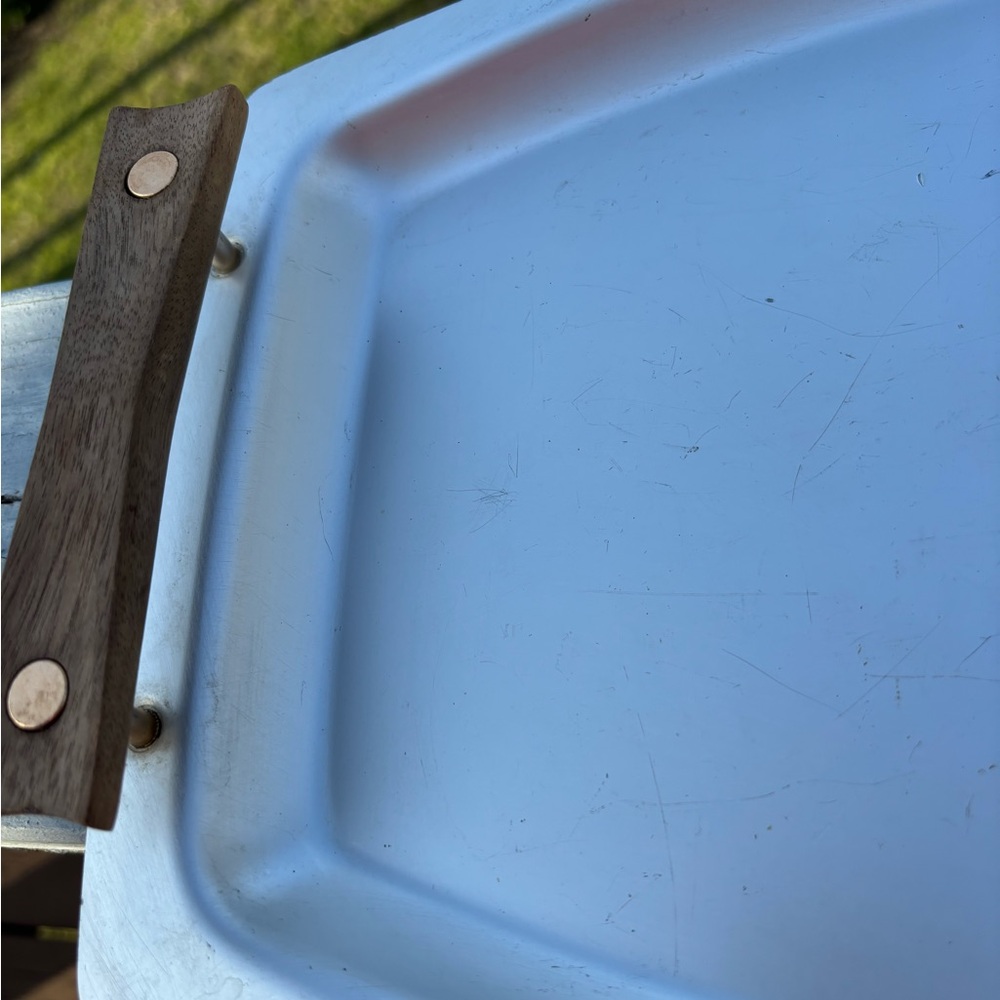 Vintage Mirro Medallion Serving Tray MCM Aluminum & Teak 1950s 1960s Atomic - Picture 5 of 14